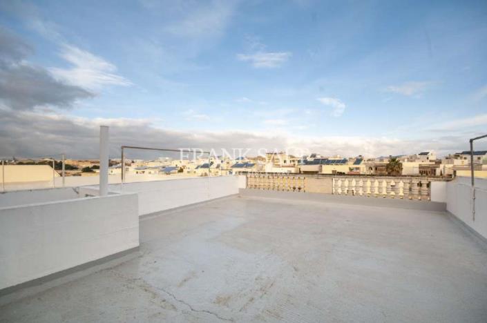 Image No.12-4 Bed Country House for sale