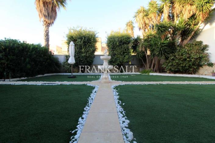 Image No.2-5 Bed Villa for sale