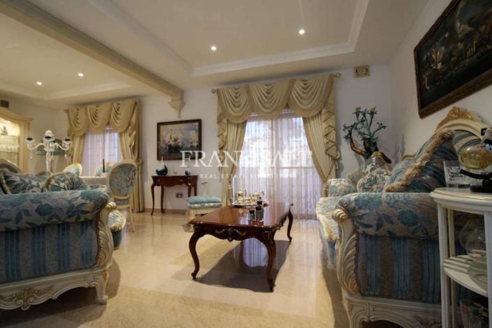 Image No.12-5 Bed Villa for sale