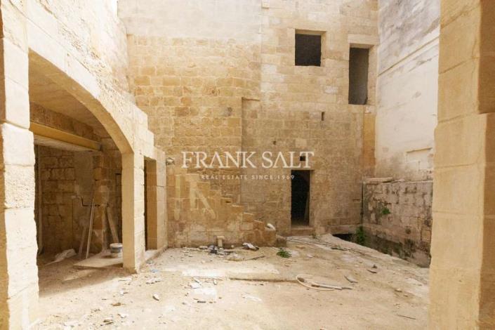 Image No.2-3 Bed Farmhouse for sale