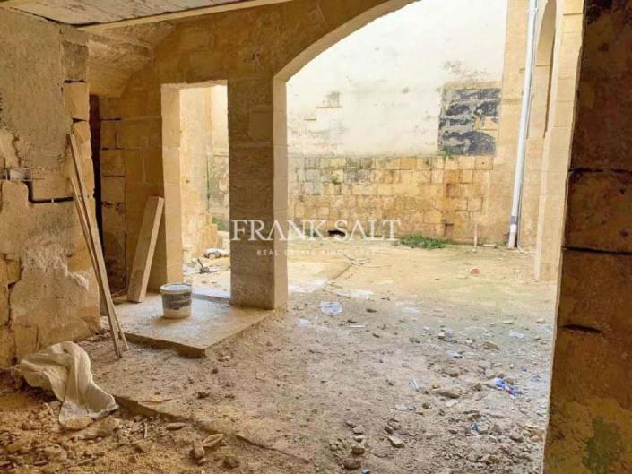 Image No.6-3 Bed Farmhouse for sale