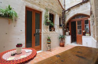 1 - Cospicua, Country House