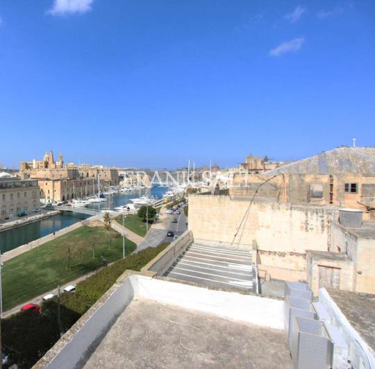 Image No.8-3 Bed Country House for sale