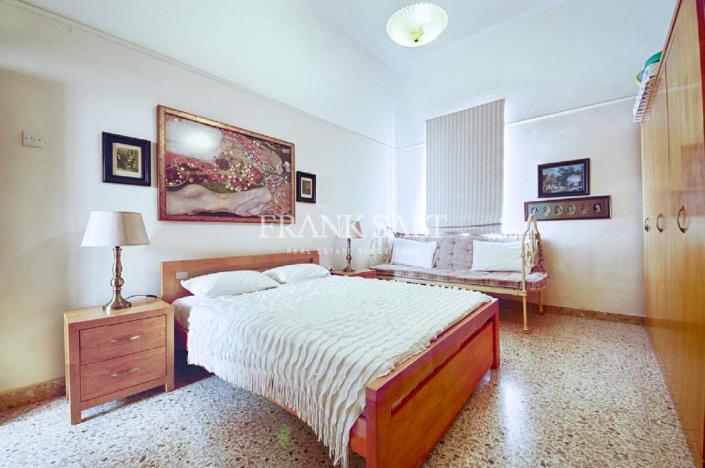 Image No.10-2 Bed Village House for sale