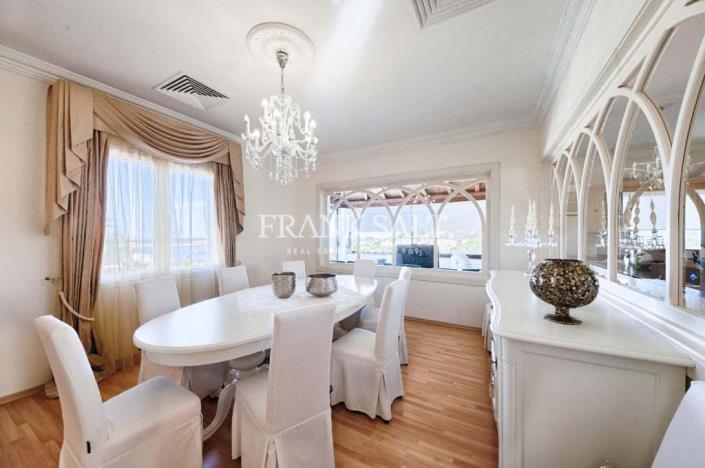 Image No.6-5 Bed Bungalow for sale