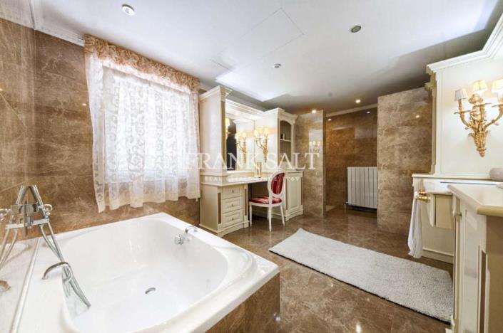 Image No.10-5 Bed Bungalow for sale