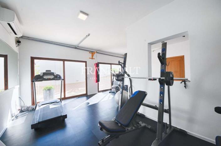 Image No.19-5 Bed Bungalow for sale