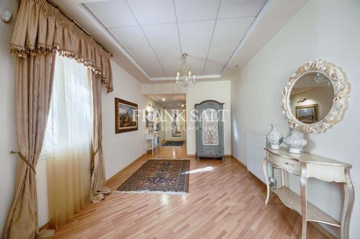 Image No.20-5 Bed Bungalow for sale