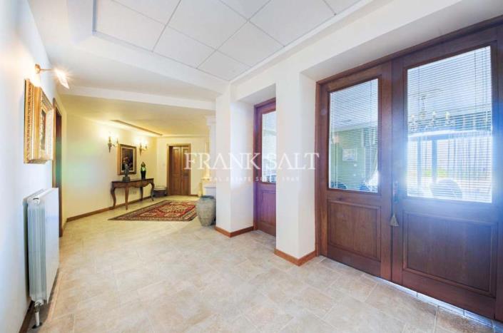 Image No.21-5 Bed Bungalow for sale