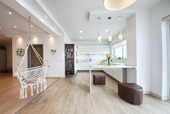 Image No.3-3 Bed Apartment for sale