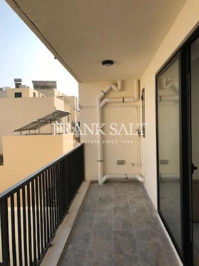 Image No.2-Appartement de 3 chambres à vendre à Ghajnsielem