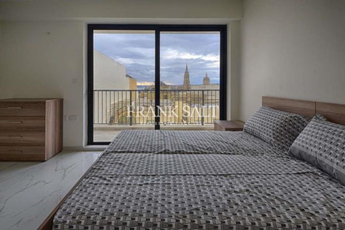 Image No.8-Appartement de 3 chambres à vendre à Ghajnsielem