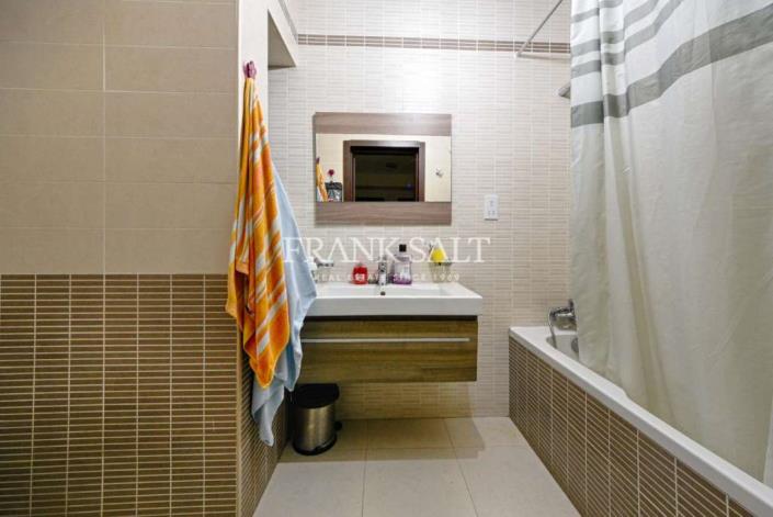 Image No.12-Appartement de 3 chambres à vendre à Sliema