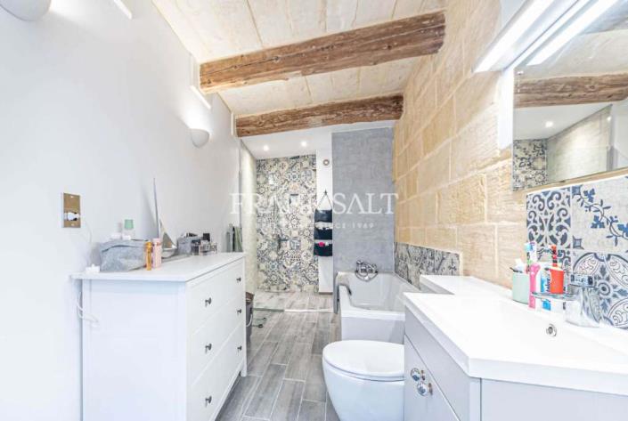 Image No.9-3 Bed Townhouse for sale