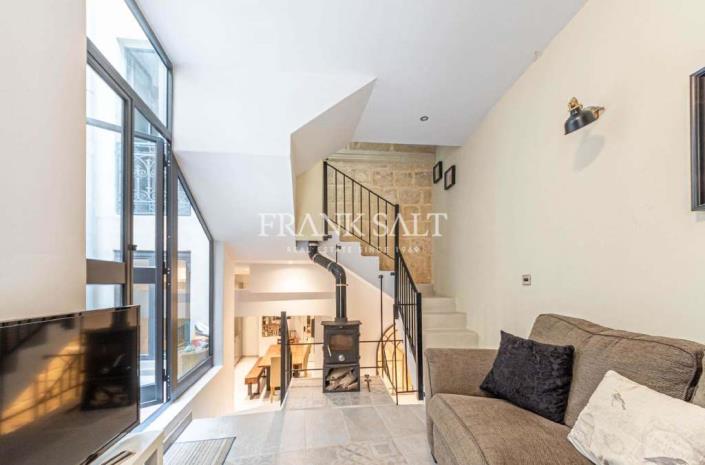 Image No.10-3 Bed Townhouse for sale