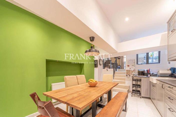 Image No.12-3 Bed Townhouse for sale