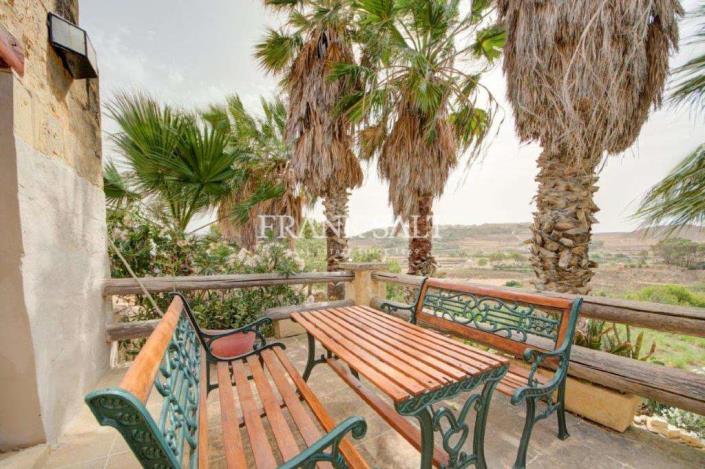 Image No.3-3 Bed Farmhouse for sale