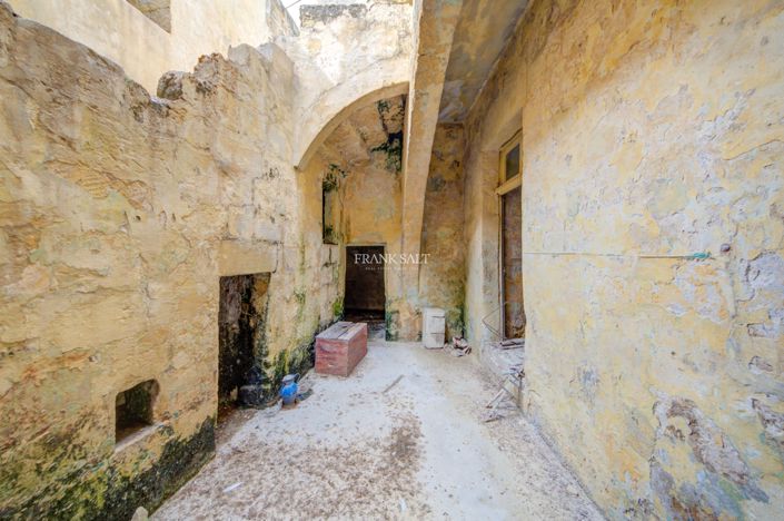 Image No.5-4 Bed Property for sale