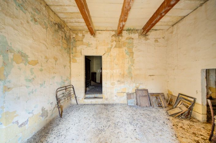 Image No.8-4 Bed Property for sale
