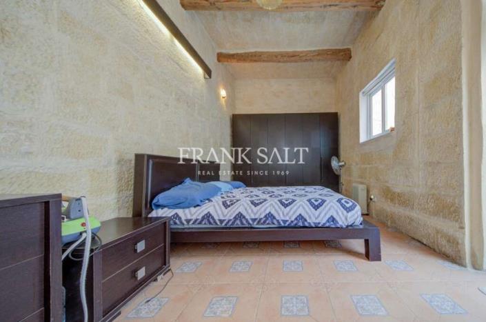 Image No.7-2 Bed Townhouse for sale