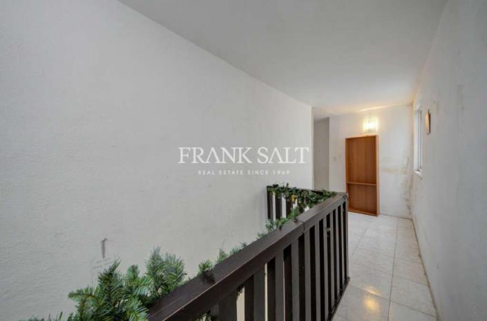 Image No.11-2 Bed Townhouse for sale