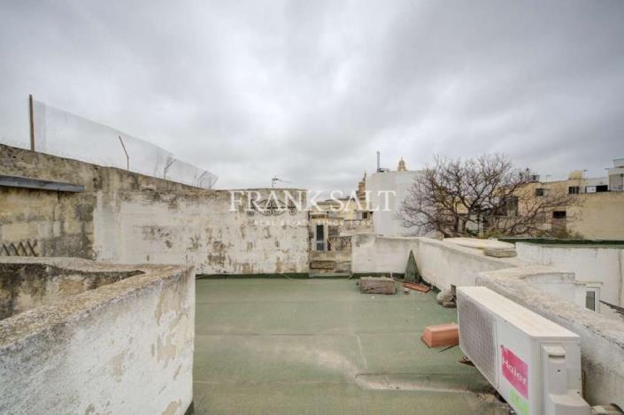 Image No.13-2 Bed Townhouse for sale