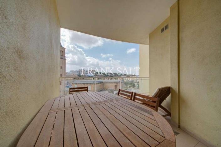 Image No.2-Appartement de 2 chambres à vendre à Marsaskala