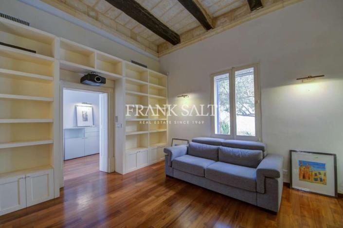 Image No.13-3 Bed Townhouse for sale