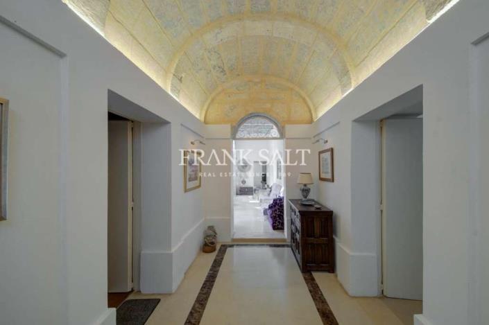 Image No.15-3 Bed Townhouse for sale