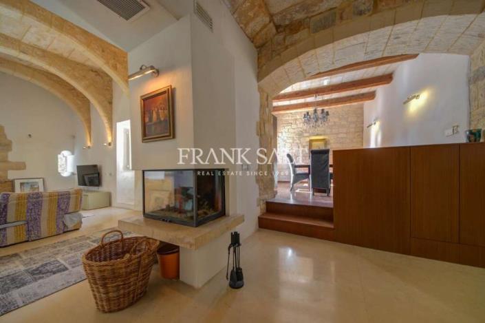 Image No.21-3 Bed Townhouse for sale