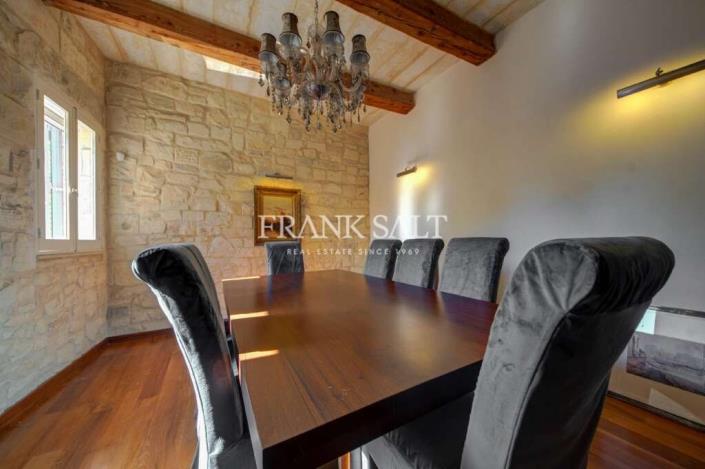 Image No.20-3 Bed Townhouse for sale