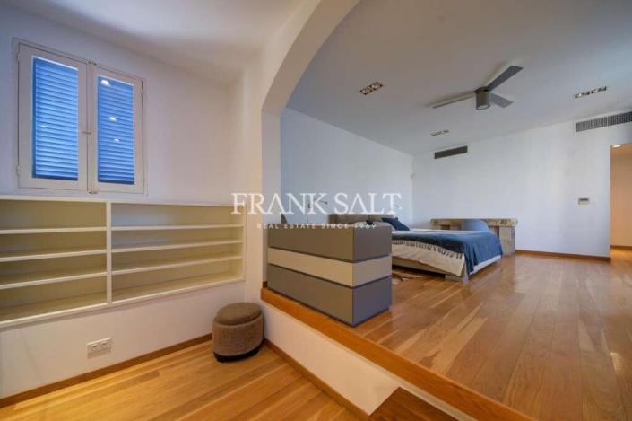 Image No.28-3 Bed Townhouse for sale