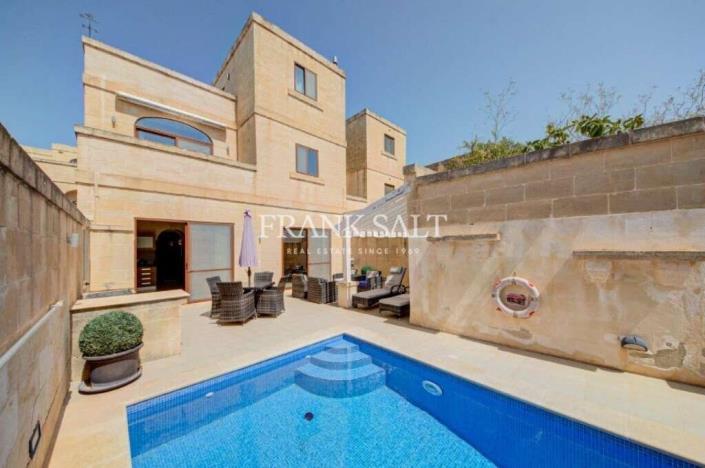 Image No.1-4 Bed Villa for sale