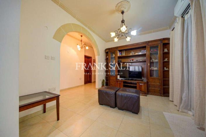 Image No.1-3 Bed Maisonette for sale