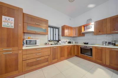 P_037561_037561-Sliema-Apartment-011