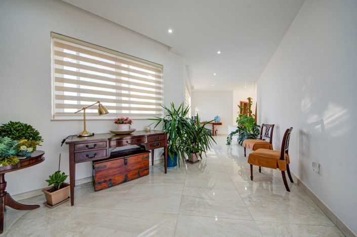 Image No.17-3 Bed Property for sale