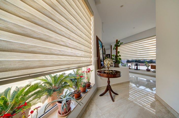 Image No.22-3 Bed Property for sale