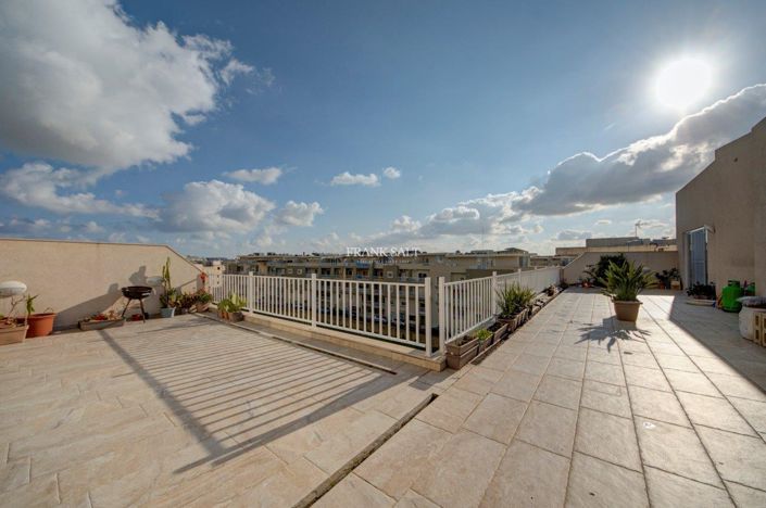 Image No.3-3 Bed Property for sale