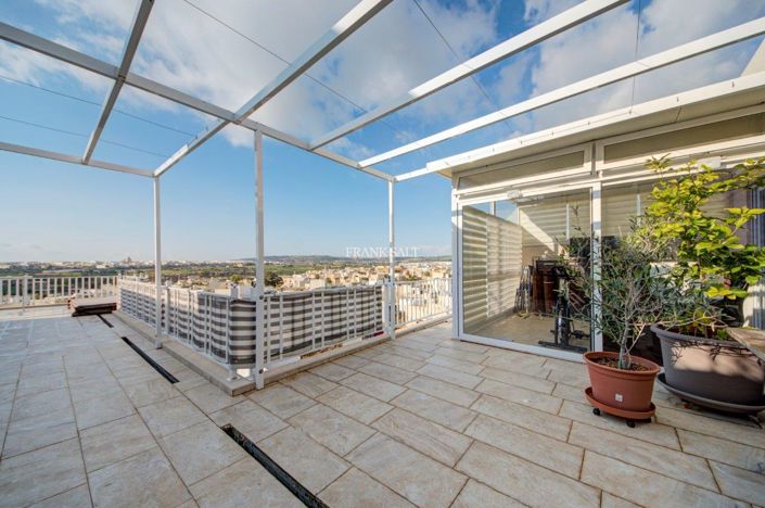 Image No.5-3 Bed Property for sale