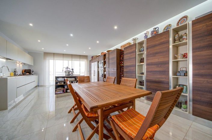 Image No.7-3 Bed Property for sale