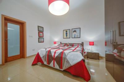 P_916619_916619-Sliema-Apartment-005