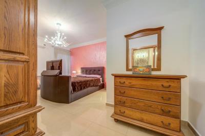 P_916619_916619-Sliema-Apartment-013