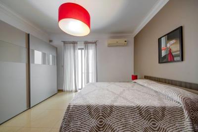 P_916619_916619-Sliema-Apartment-016