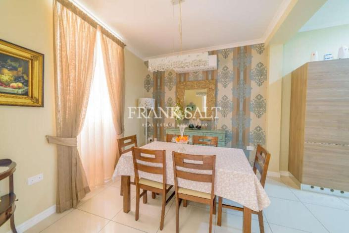 Image No.6-3 Bed Townhouse for sale