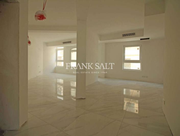 Image No.26-4 Bed Apartment for sale