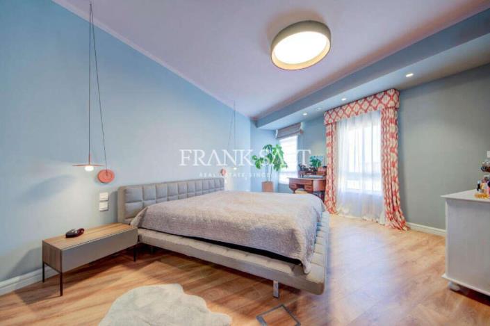 Image No.17-4 Bed Apartment for sale