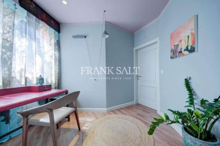 Image No.18-4 Bed Apartment for sale