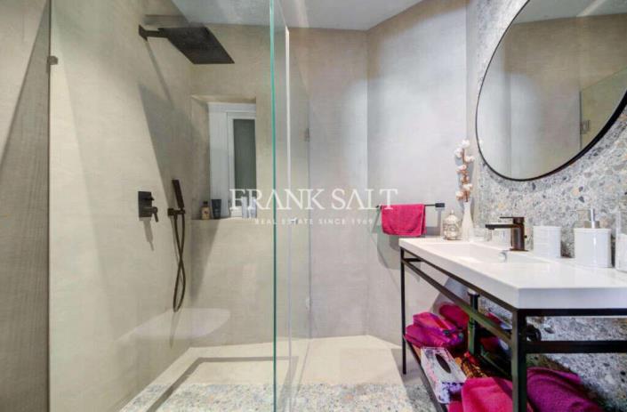 Image No.21-4 Bed Apartment for sale