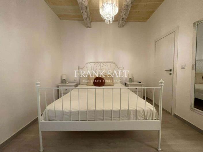 Image No.10-3 Bed Townhouse for sale