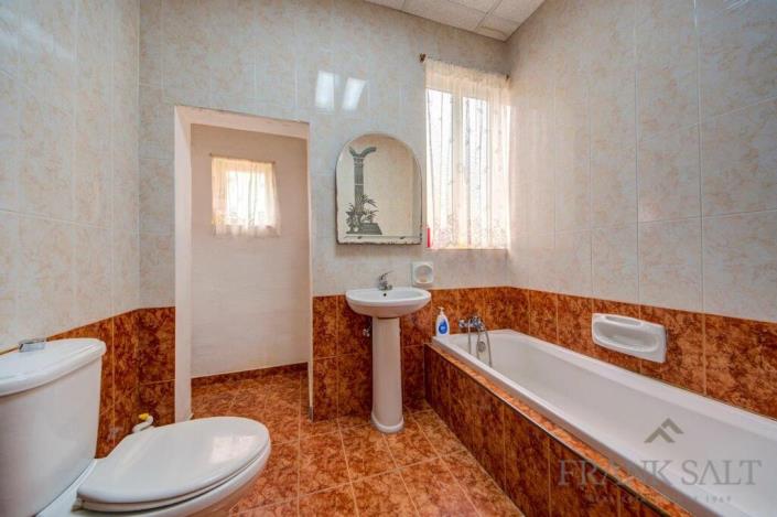 Image No.17-2 Bed Apartment for sale